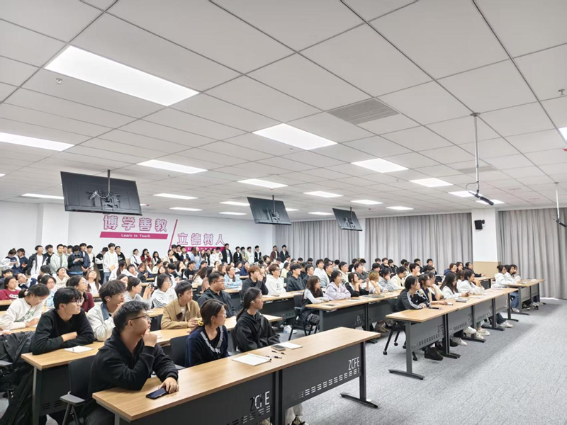 分享会现场(航空港校区)(1).png 分享会现场(航空港校区)(1).png